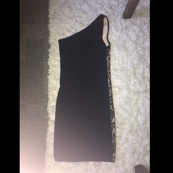 Form fitting black lace one shoulder formal dress - Picture 2 of 3